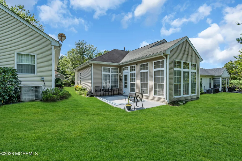23 Summerwinds Drive Lakewood, NJ 08701