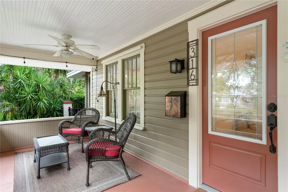 316 9TH AVENUE NE St Petersburg, FL 33701