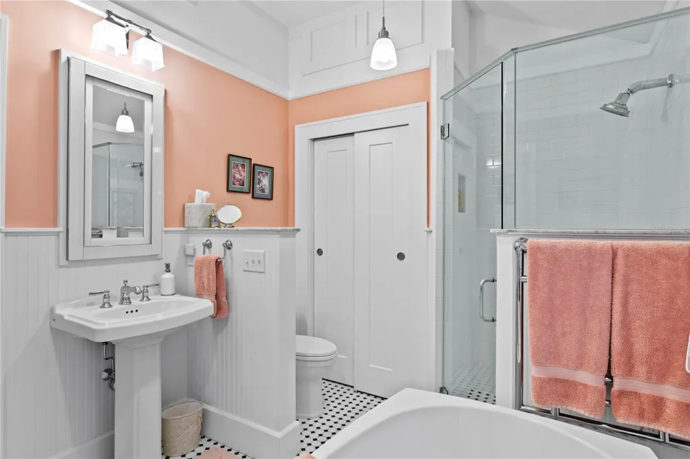 316 9TH AVENUE NE St Petersburg, FL 33701