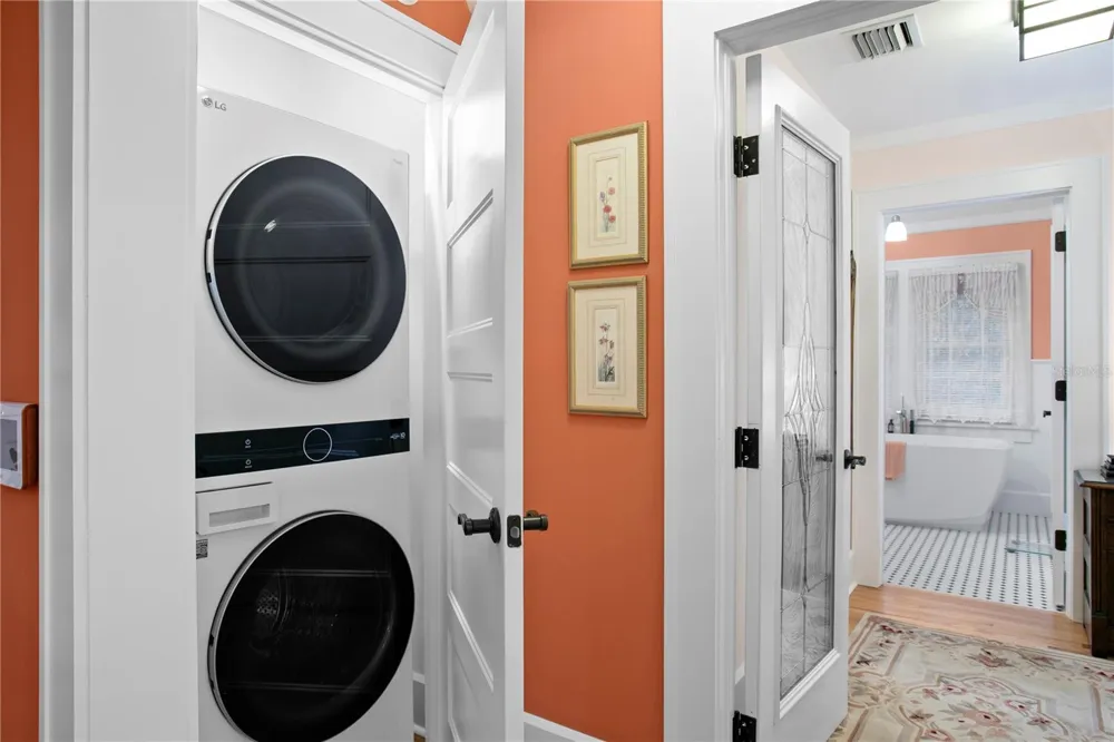 316 9TH AVENUE NE St Petersburg, FL 33701