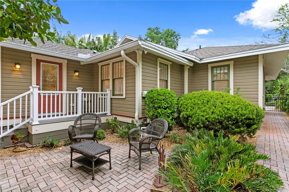 316 9TH AVENUE NE St Petersburg, FL 33701