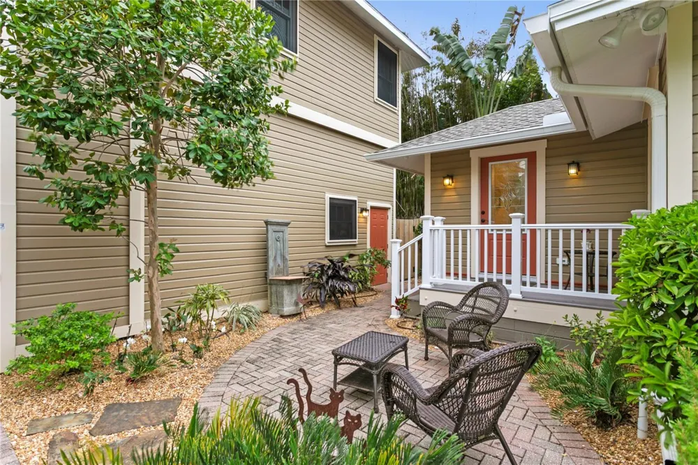 316 9TH AVENUE NE St Petersburg, FL 33701