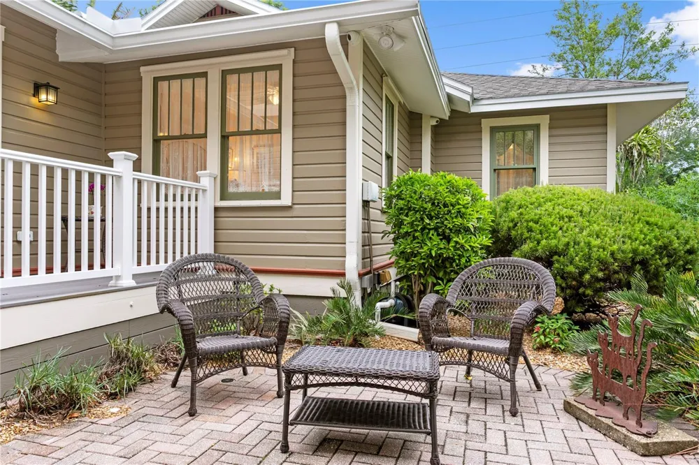 316 9TH AVENUE NE St Petersburg, FL 33701