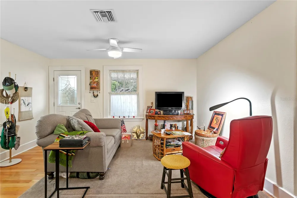 316 9TH AVENUE NE St Petersburg, FL 33701