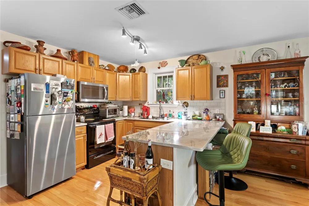 316 9TH AVENUE NE St Petersburg, FL 33701