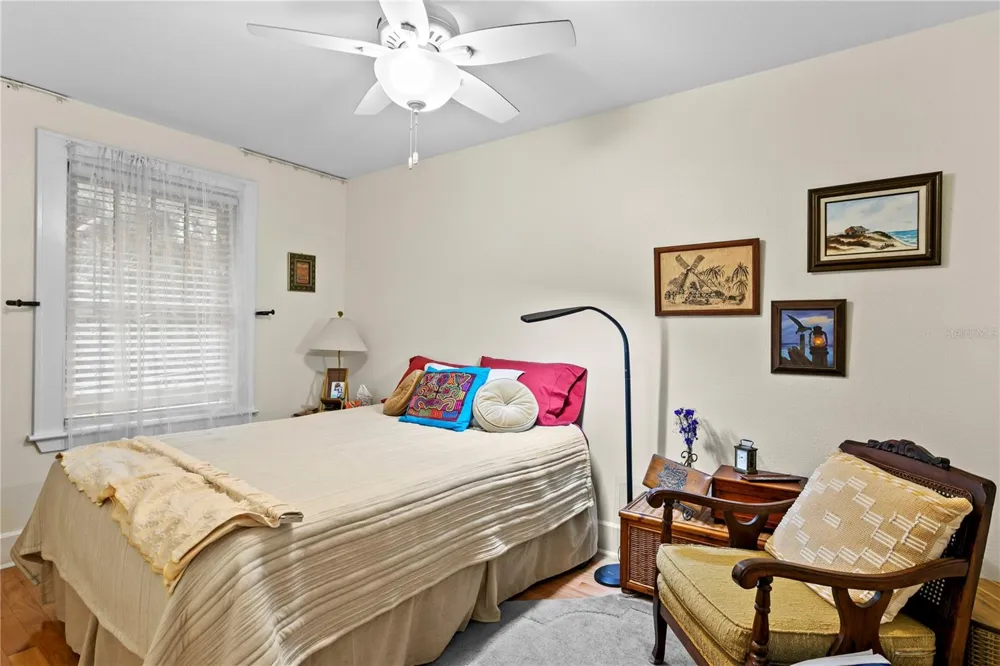 316 9TH AVENUE NE St Petersburg, FL 33701