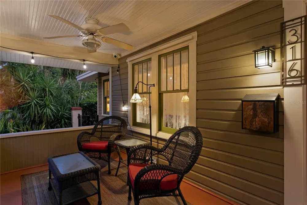 316 9TH AVENUE NE St Petersburg, FL 33701
