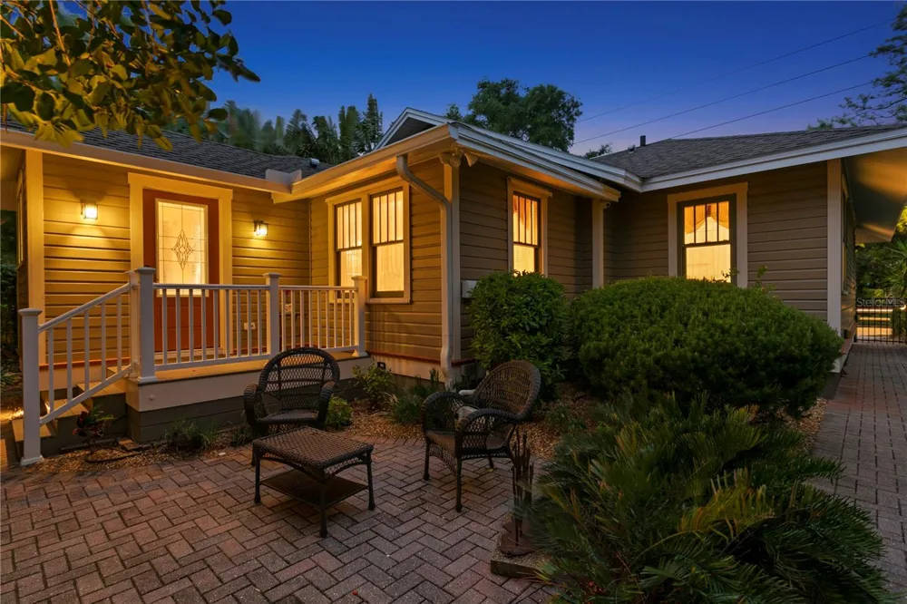 316 9TH AVENUE NE St Petersburg, FL 33701