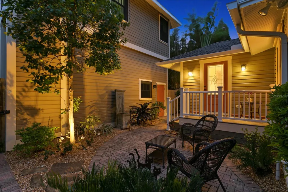 316 9TH AVENUE NE St Petersburg, FL 33701