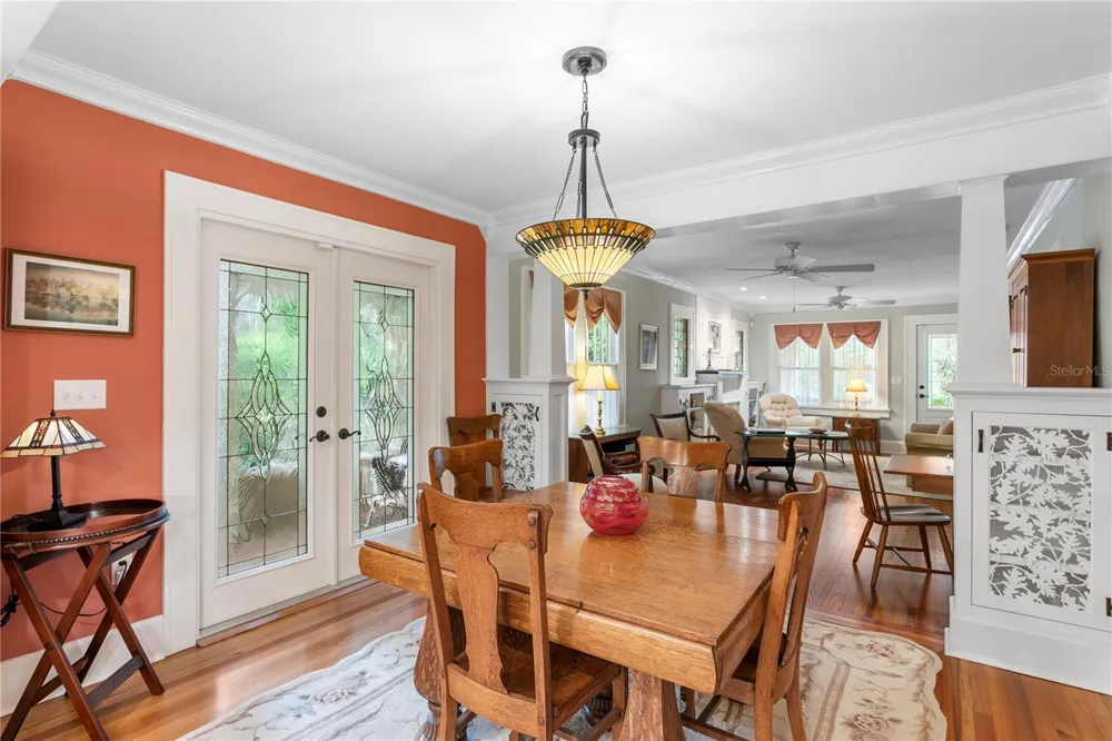 316 9TH AVENUE NE St Petersburg, FL 33701