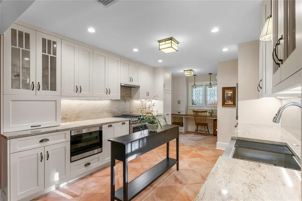 316 9TH AVENUE NE St Petersburg, FL 33701