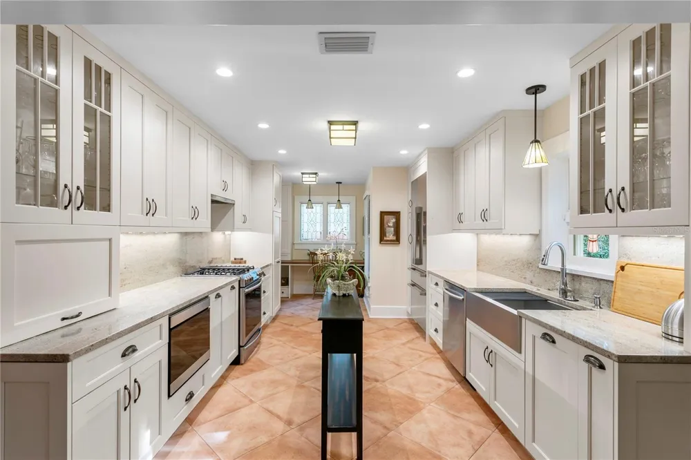 316 9TH AVENUE NE St Petersburg, FL 33701