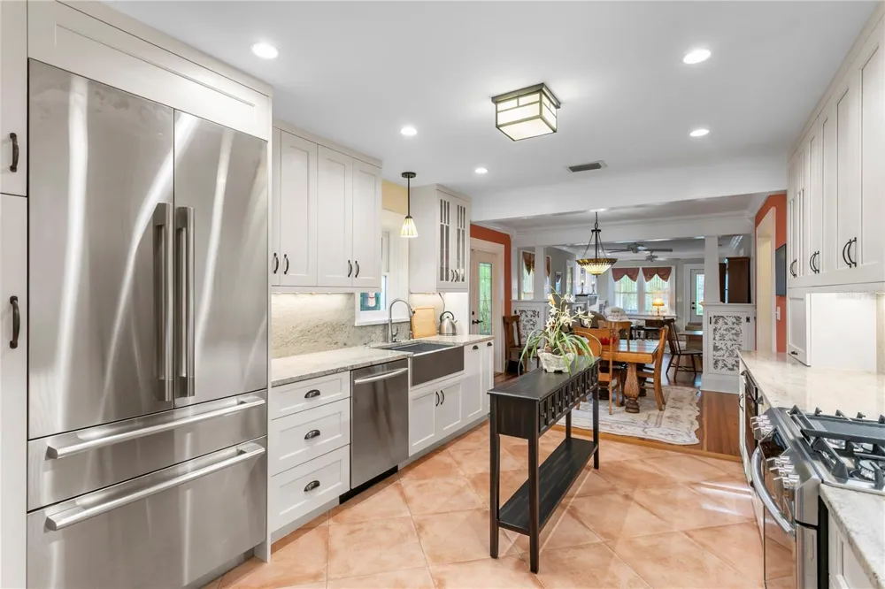 316 9TH AVENUE NE St Petersburg, FL 33701