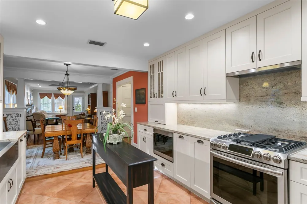 316 9TH AVENUE NE St Petersburg, FL 33701