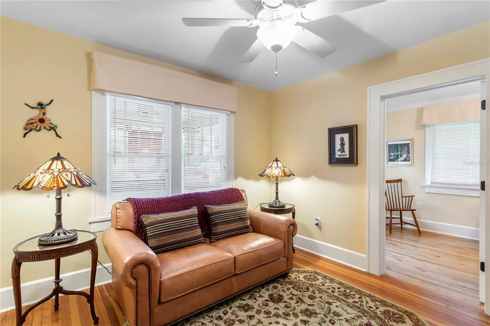 316 9TH AVENUE NE St Petersburg, FL 33701