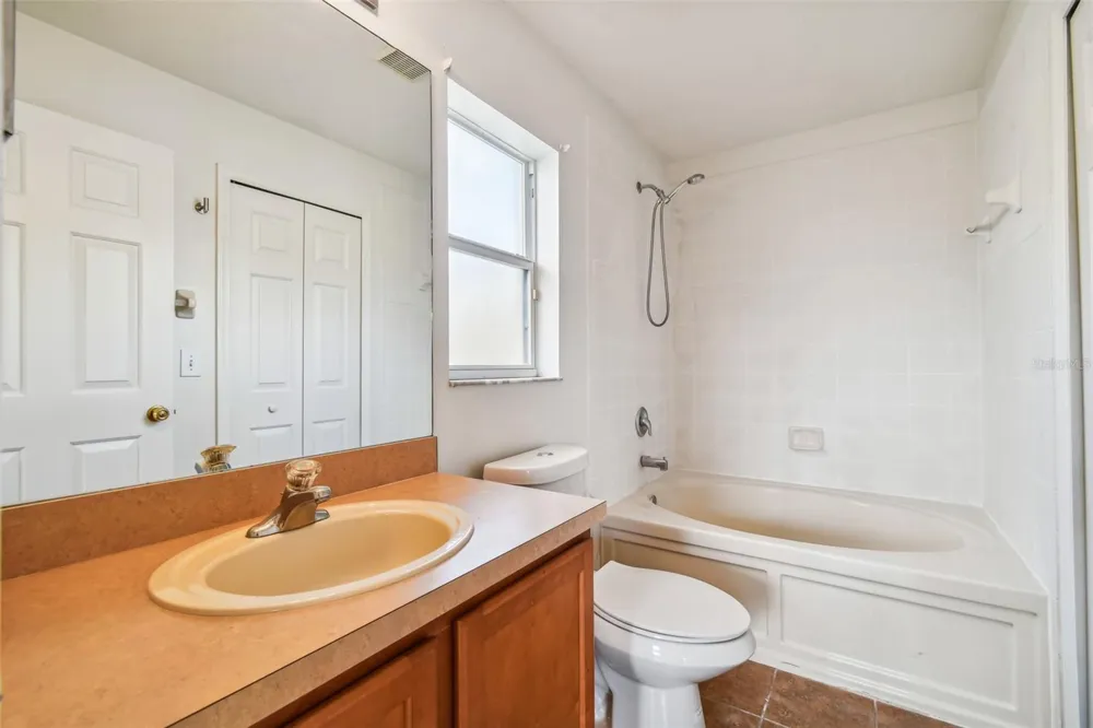 7956 CARRIAGE POINTE DRIVE Gibsonton, FL 33534