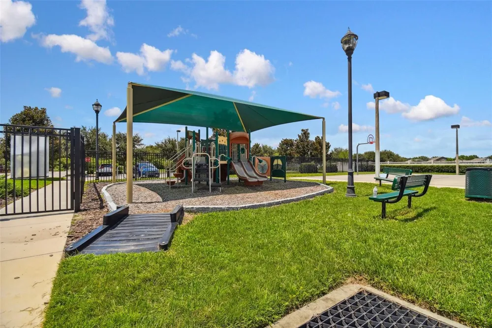 7956 CARRIAGE POINTE DRIVE Gibsonton, FL 33534