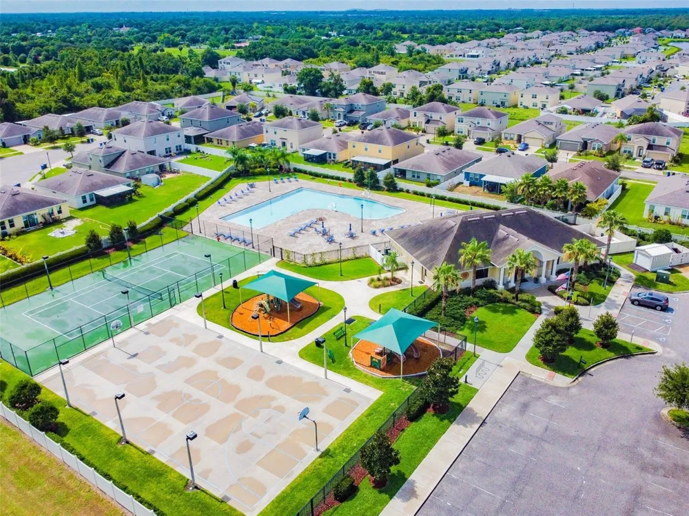 7956 CARRIAGE POINTE DRIVE Gibsonton, FL 33534
