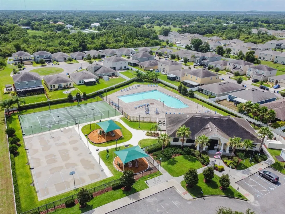 7956 CARRIAGE POINTE DRIVE Gibsonton, FL 33534