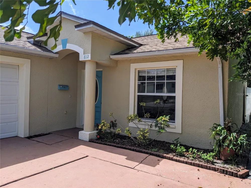 812 37TH AVENUE S St Petersburg, FL 33705