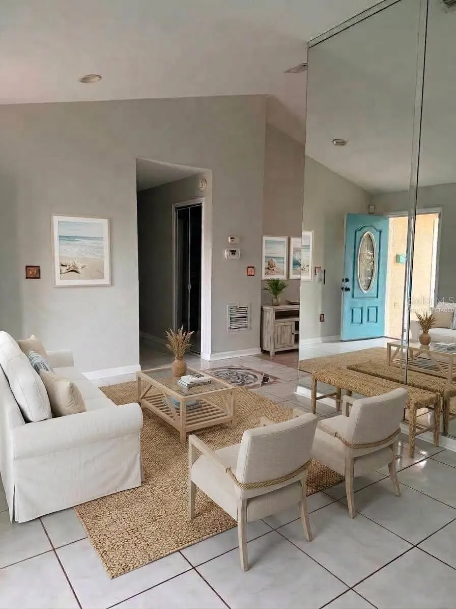 812 37TH AVENUE S St Petersburg, FL 33705