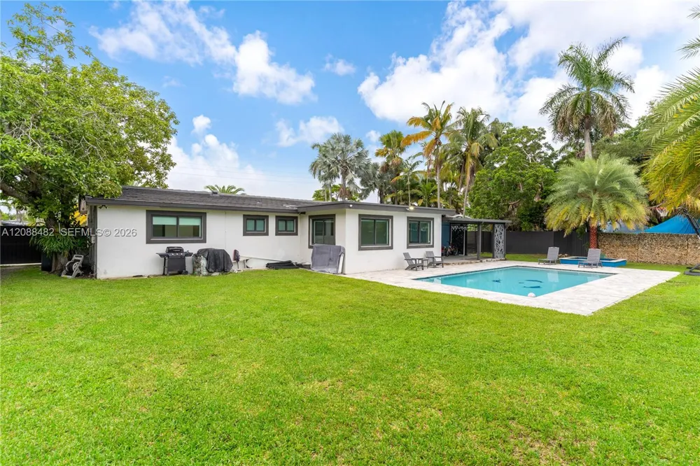 18731 SW 87th Ave Cutler Bay, FL 33157