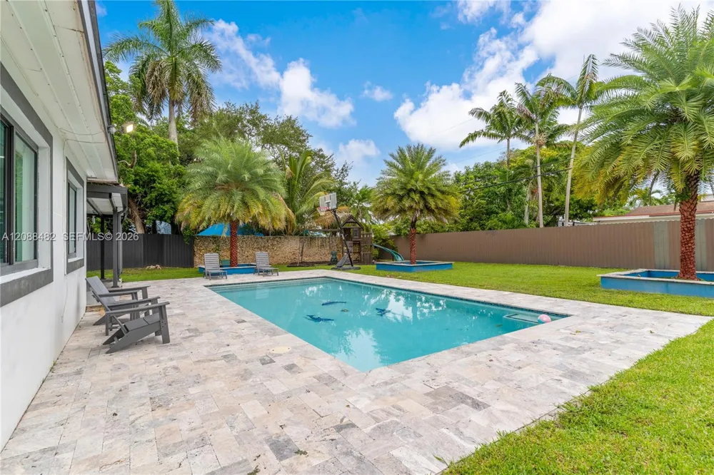 18731 SW 87th Ave Cutler Bay, FL 33157