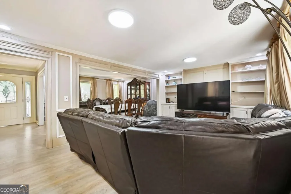 85 Shadow Lake DR SW Lilburn, GA 30047
