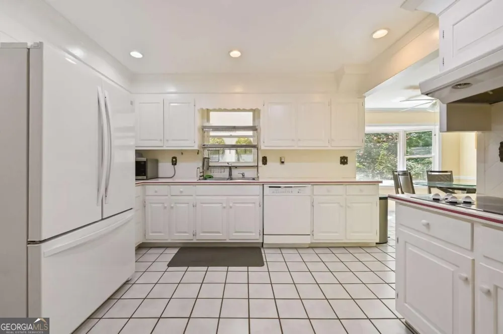 85 Shadow Lake DR SW Lilburn, GA 30047