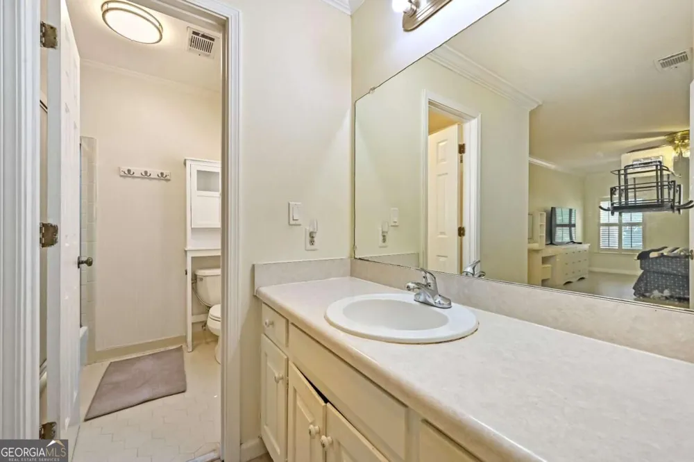 85 Shadow Lake DR SW Lilburn, GA 30047