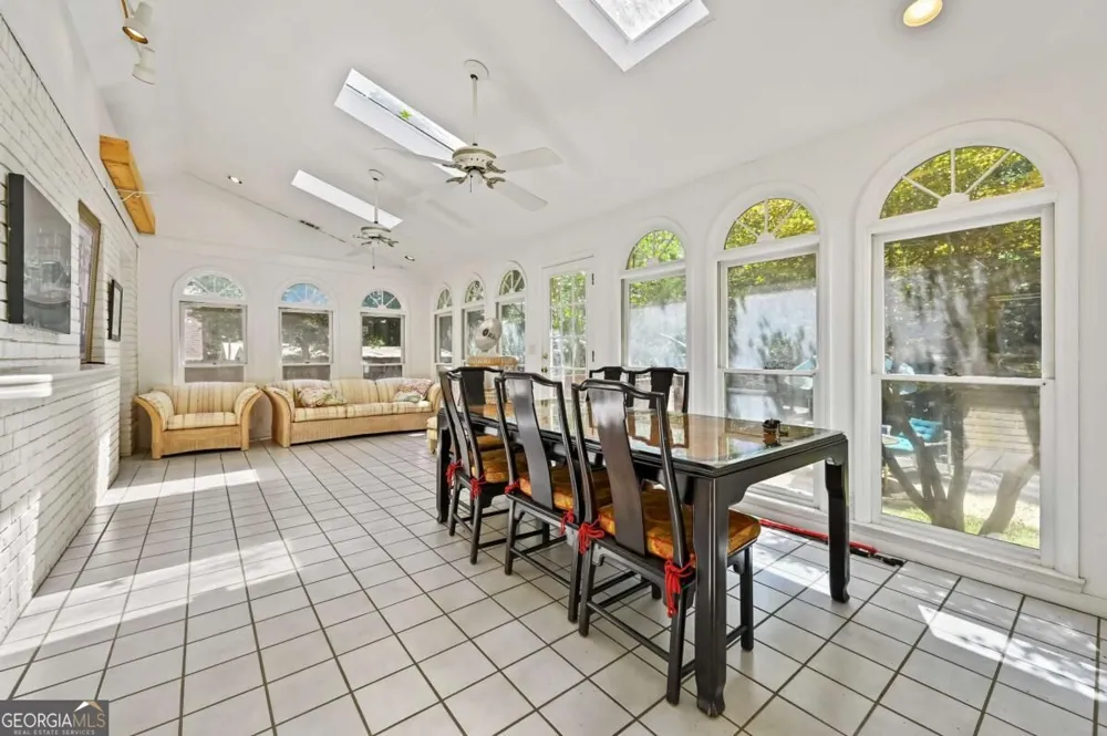 85 Shadow Lake DR SW Lilburn, GA 30047