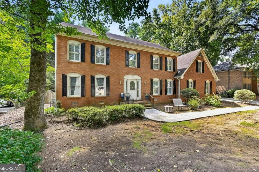 85 Shadow Lake DR SW Lilburn, GA 30047