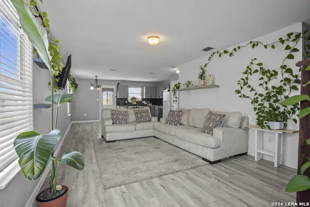 5923 Fox Cyn San Antonio, TX 78252