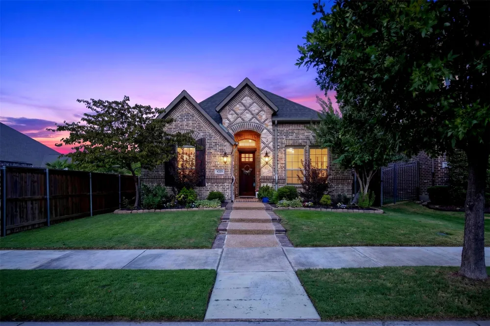 4225 Whispering Willow Way Arlington, TX 76005