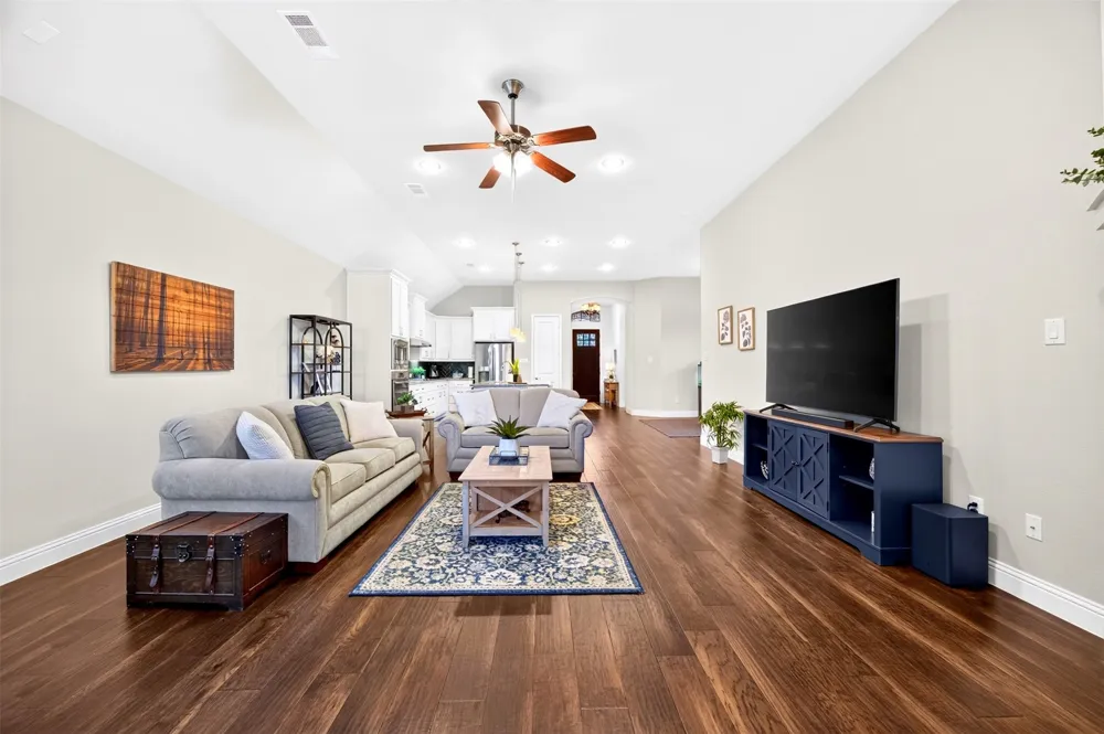 4225 Whispering Willow Way Arlington, TX 76005