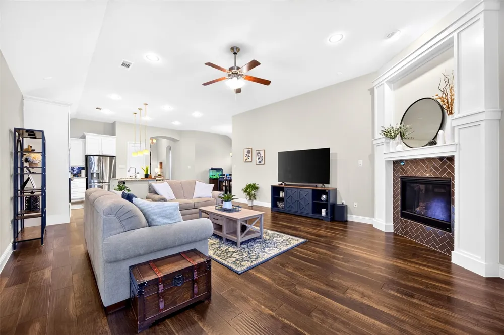 4225 Whispering Willow Way Arlington, TX 76005
