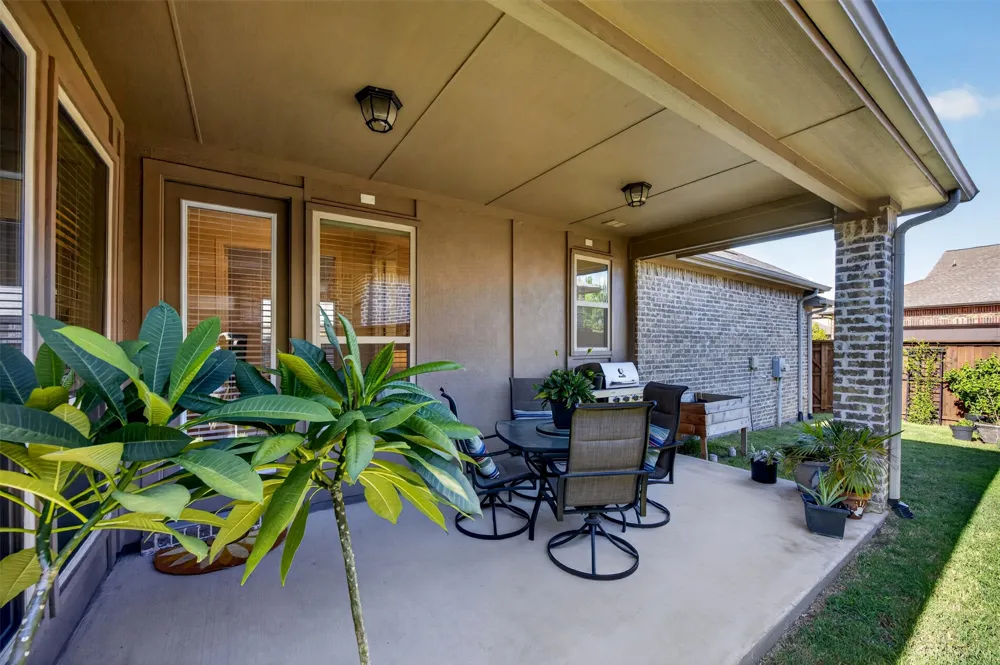 4225 Whispering Willow Way Arlington, TX 76005