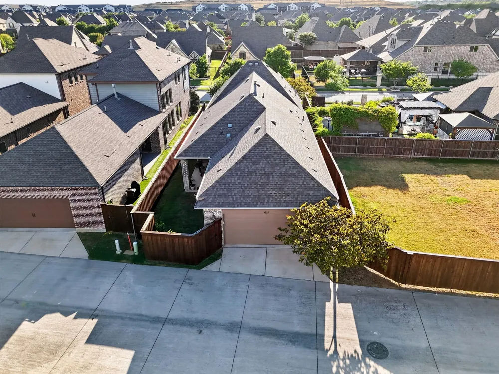4225 Whispering Willow Way Arlington, TX 76005