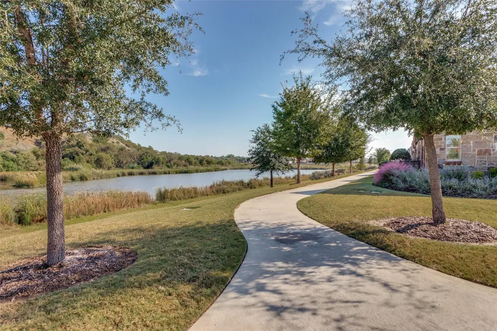 4225 Whispering Willow Way Arlington, TX 76005