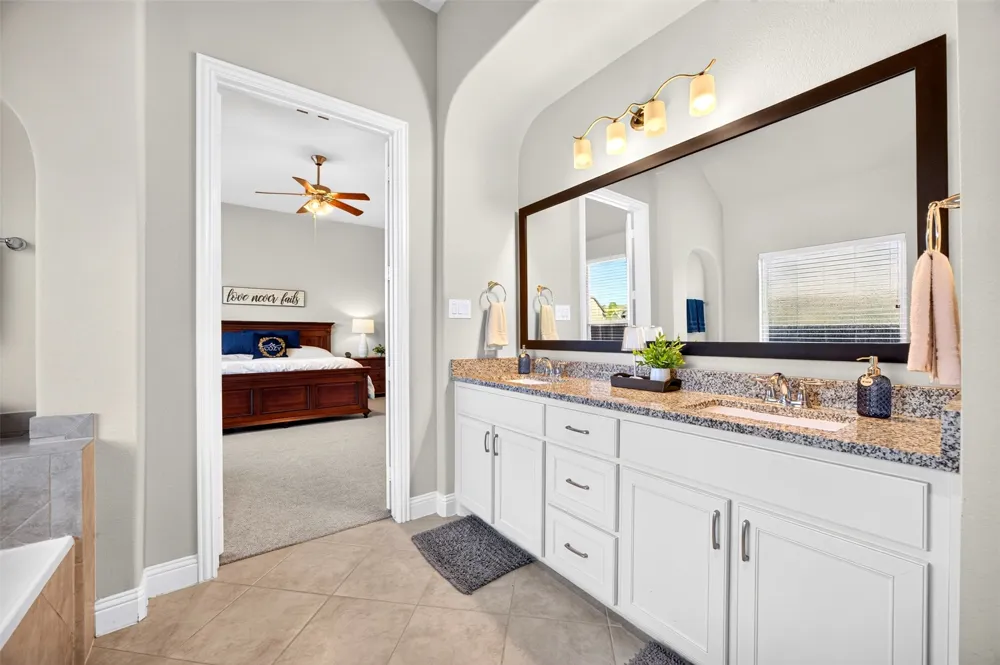 4225 Whispering Willow Way Arlington, TX 76005