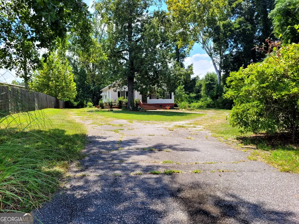 208 Manley RD Griffin, GA 30223