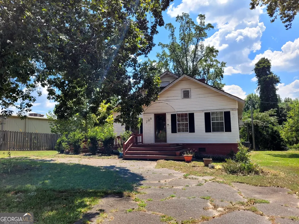 208 Manley RD Griffin, GA 30223