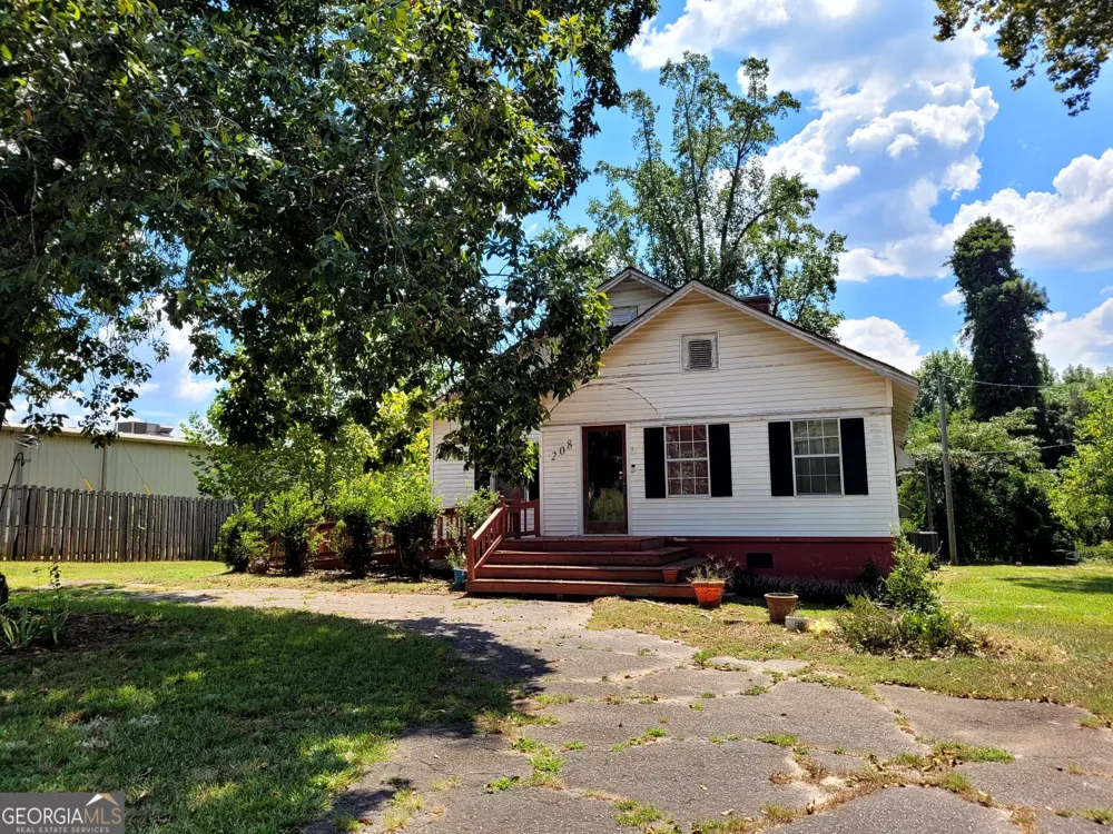 208 Manley RD Griffin, GA 30223