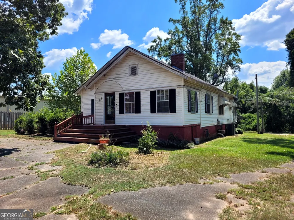 208 Manley RD Griffin, GA 30223