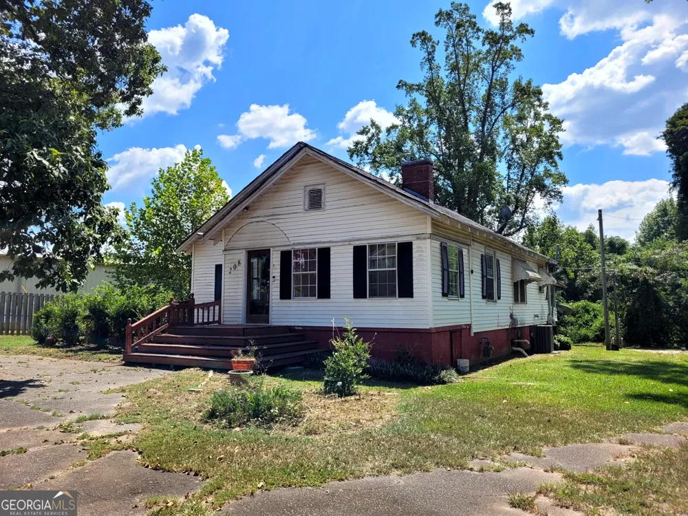 208 Manley RD Griffin, GA 30223