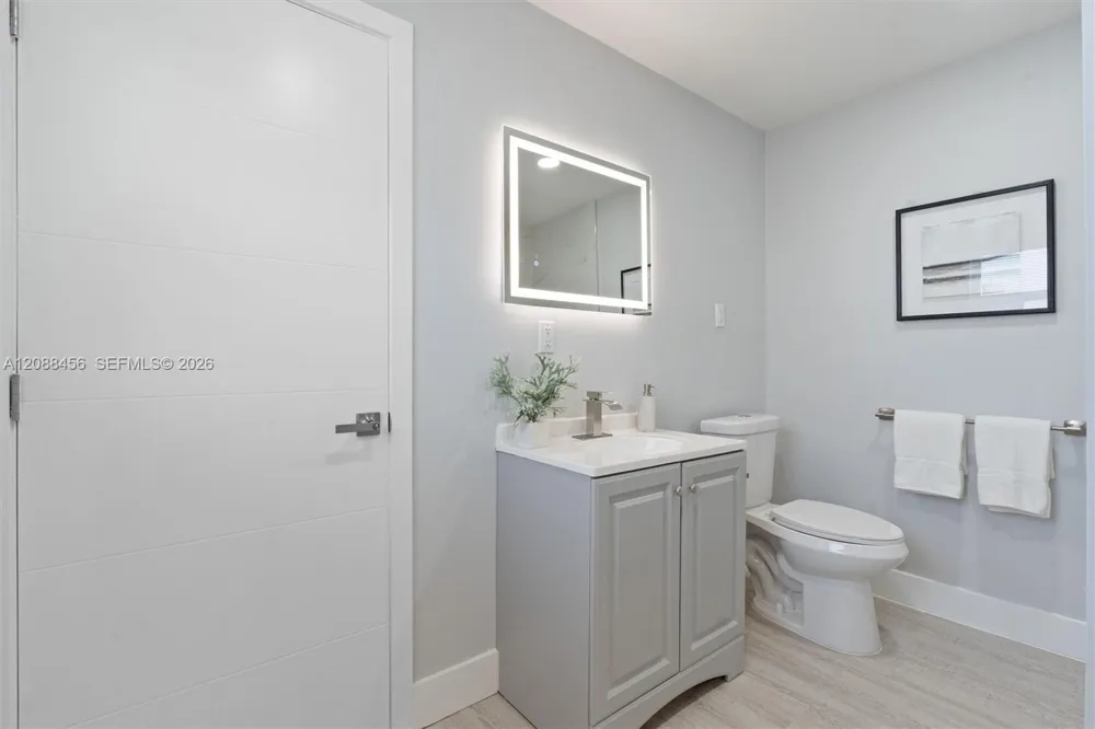 6405 Dawson St Hollywood, FL 33023