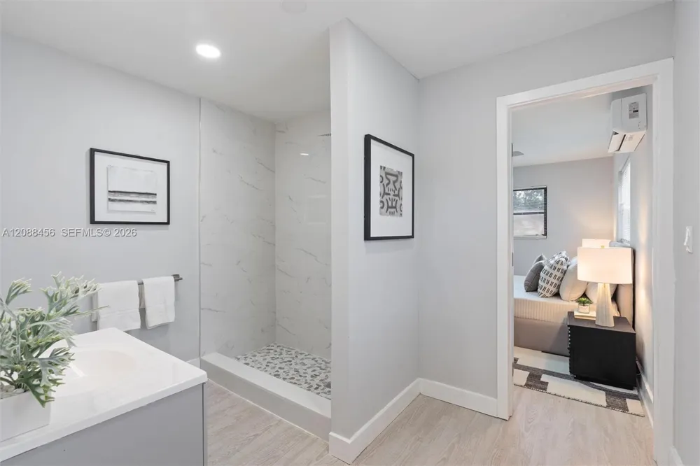 6405 Dawson St Hollywood, FL 33023