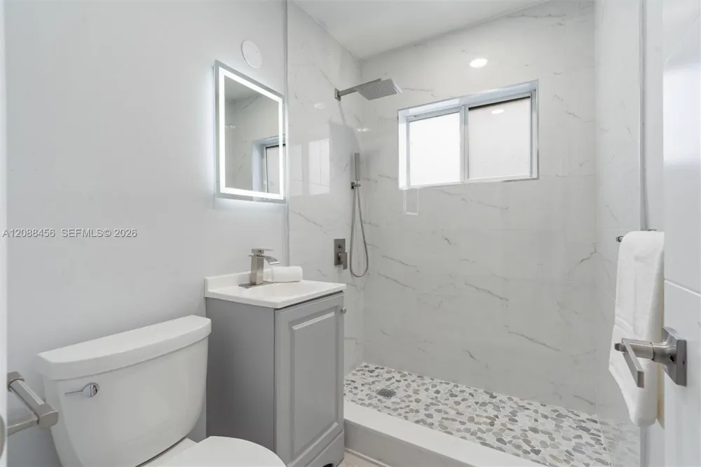 6405 Dawson St Hollywood, FL 33023