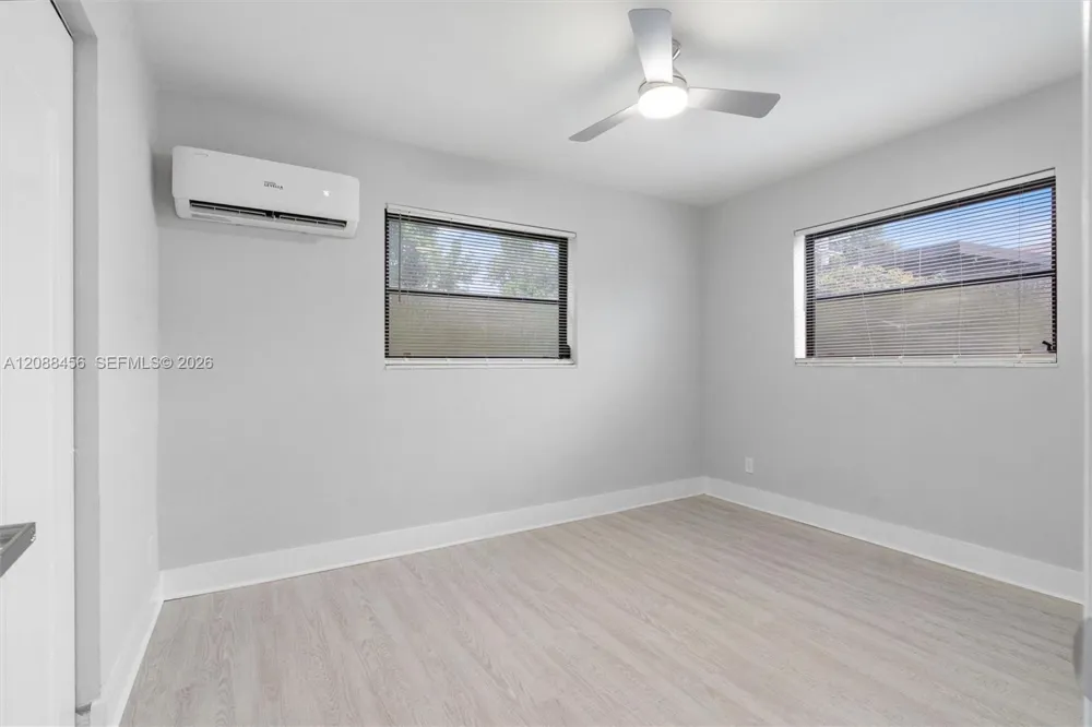 6405 Dawson St Hollywood, FL 33023