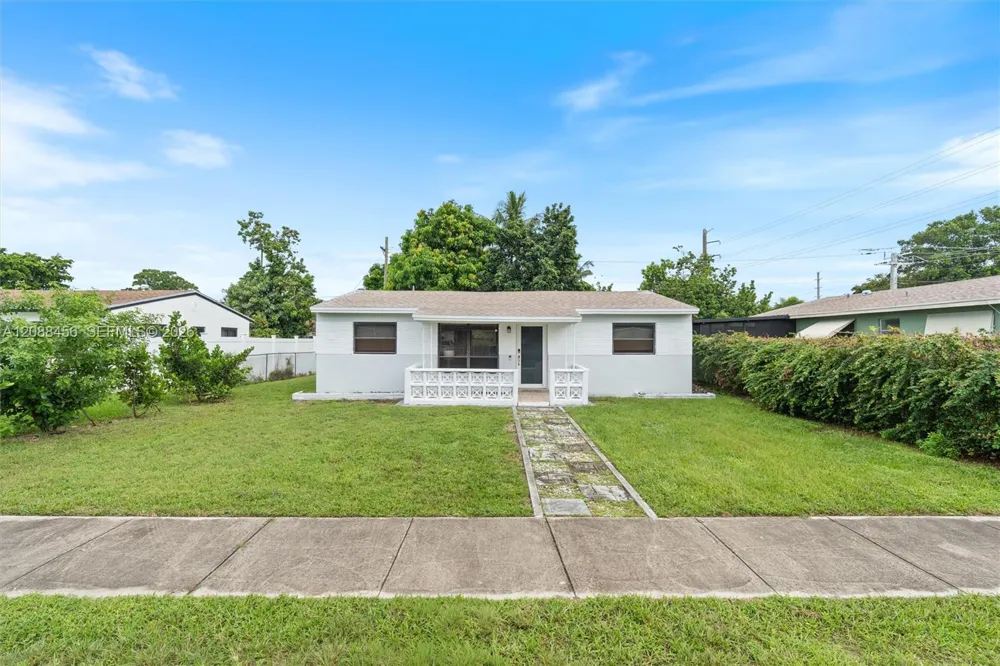 6405 Dawson St Hollywood, FL 33023